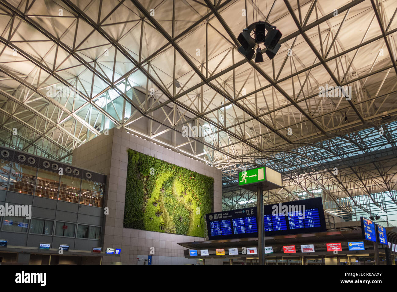 Frankfurt Main Flughafen Terminal 2 www.alamy.de