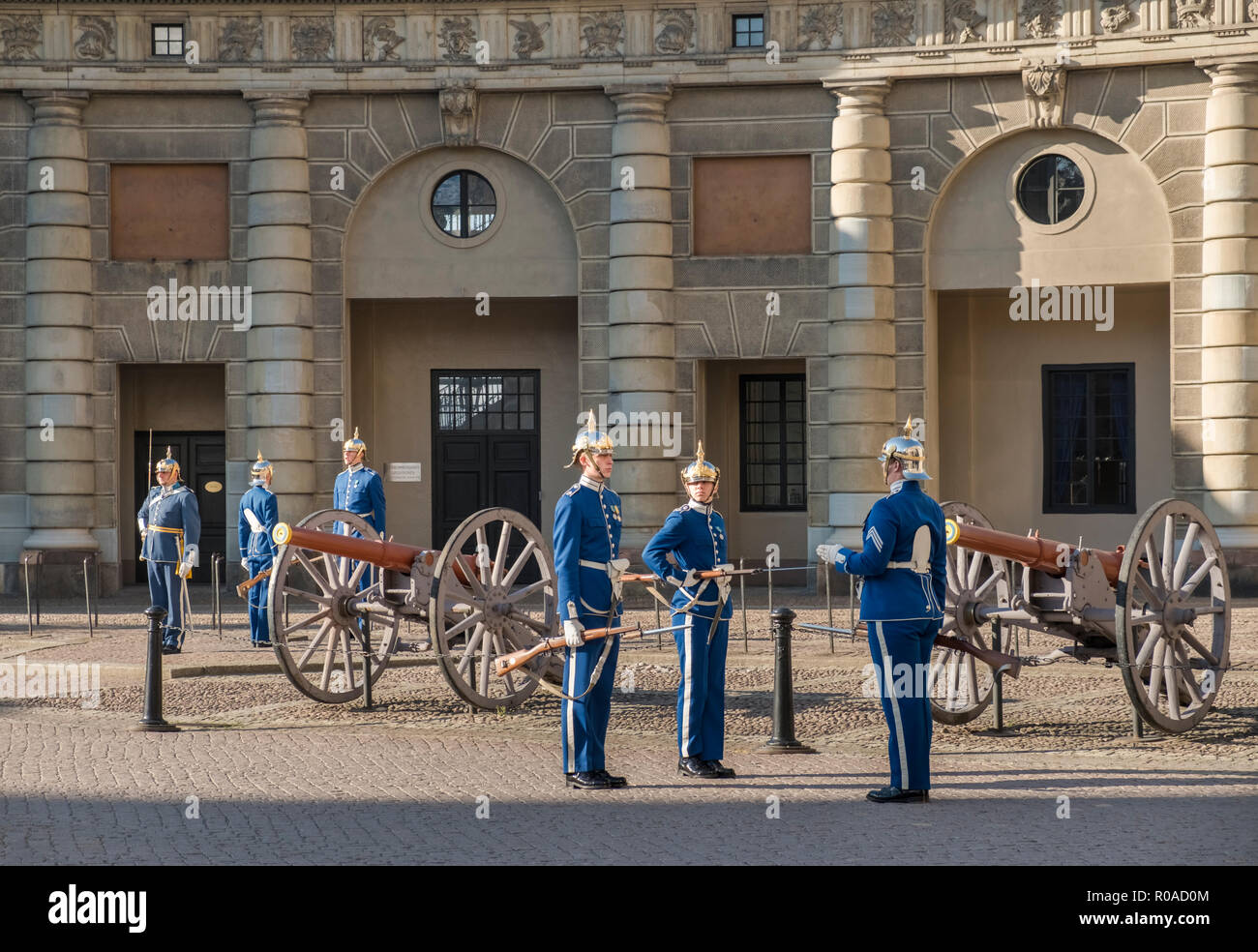Gamla Stan, Stockholm, Schweden. Wachwechsel Zeremonie auf dem Gelände des Königlichen Palastes. Stockfoto