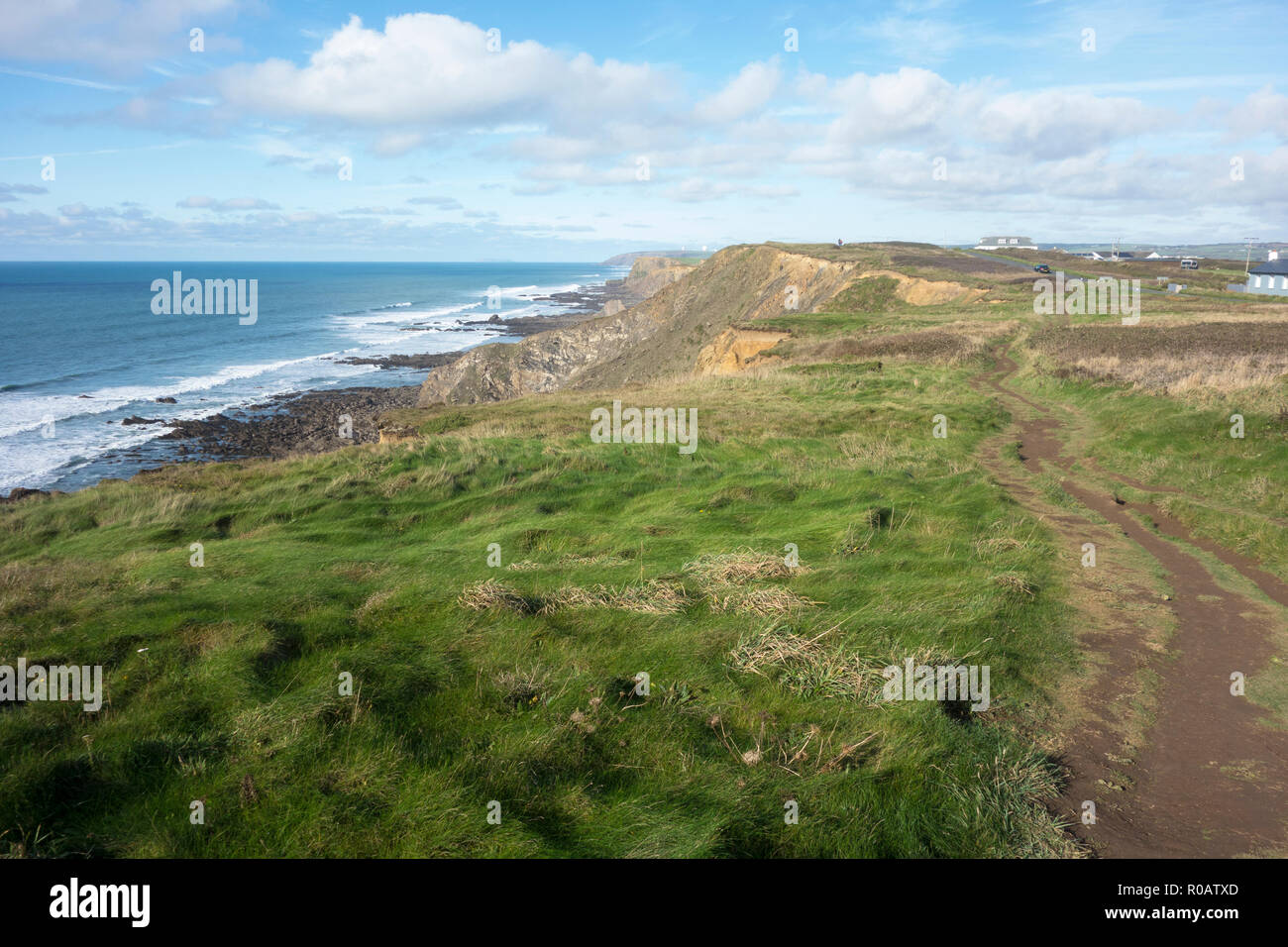 Der South West Coast Path in der Nähe von Bude in Cornwall, Großbritannien Stockfoto