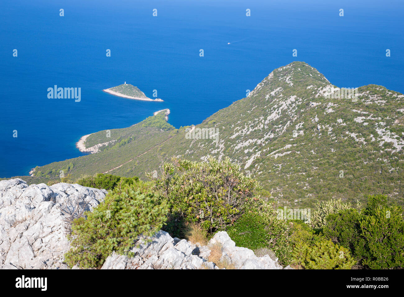 Kroatien - Die Landschaft und die Küste der Halbinsel Peliesac in der Nähe von Zuliana von Sveti Ivan Peak. Stockfoto