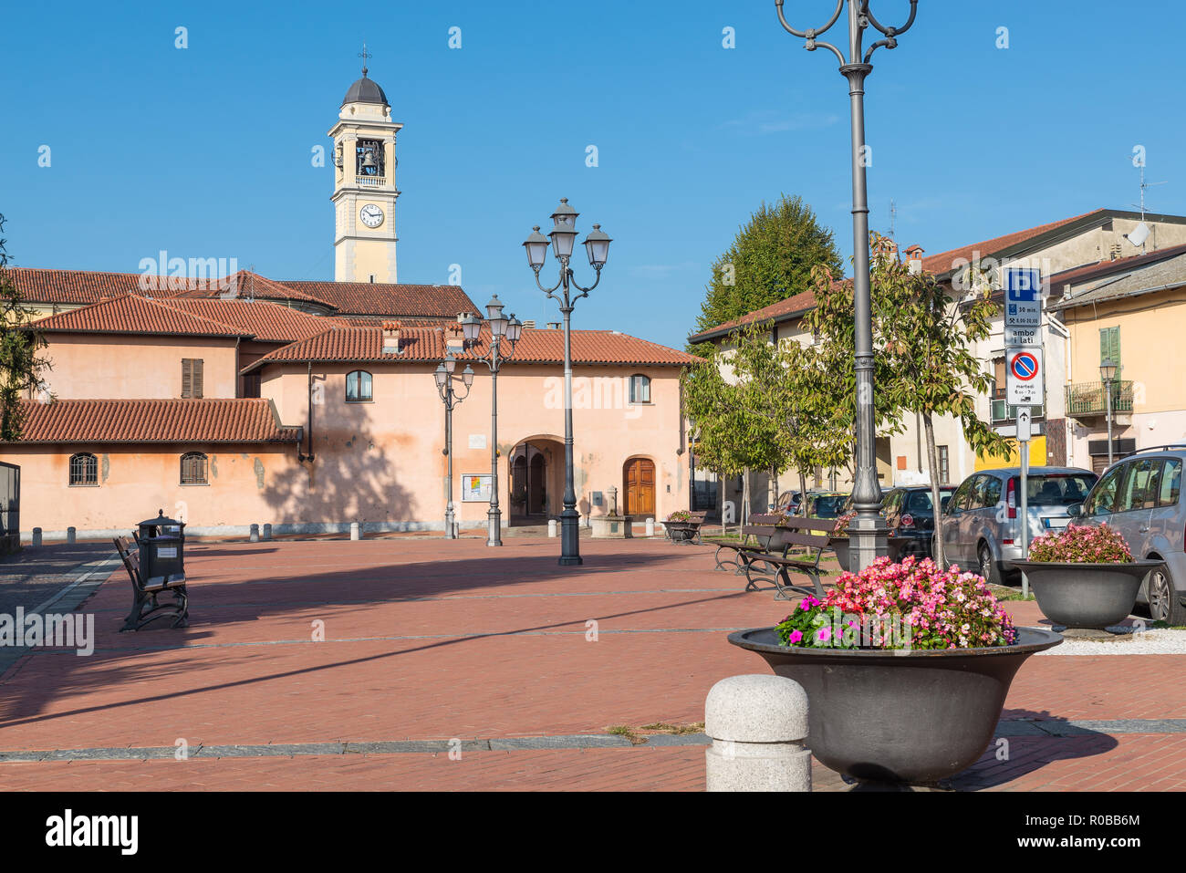 Gerenzano, das historische Zentrum der Stadt in der Nähe des Rathauses, in der Provinz von Varese, Lombardei, ca. 25 km (16 mi) von Mailand, Italien Stockfoto