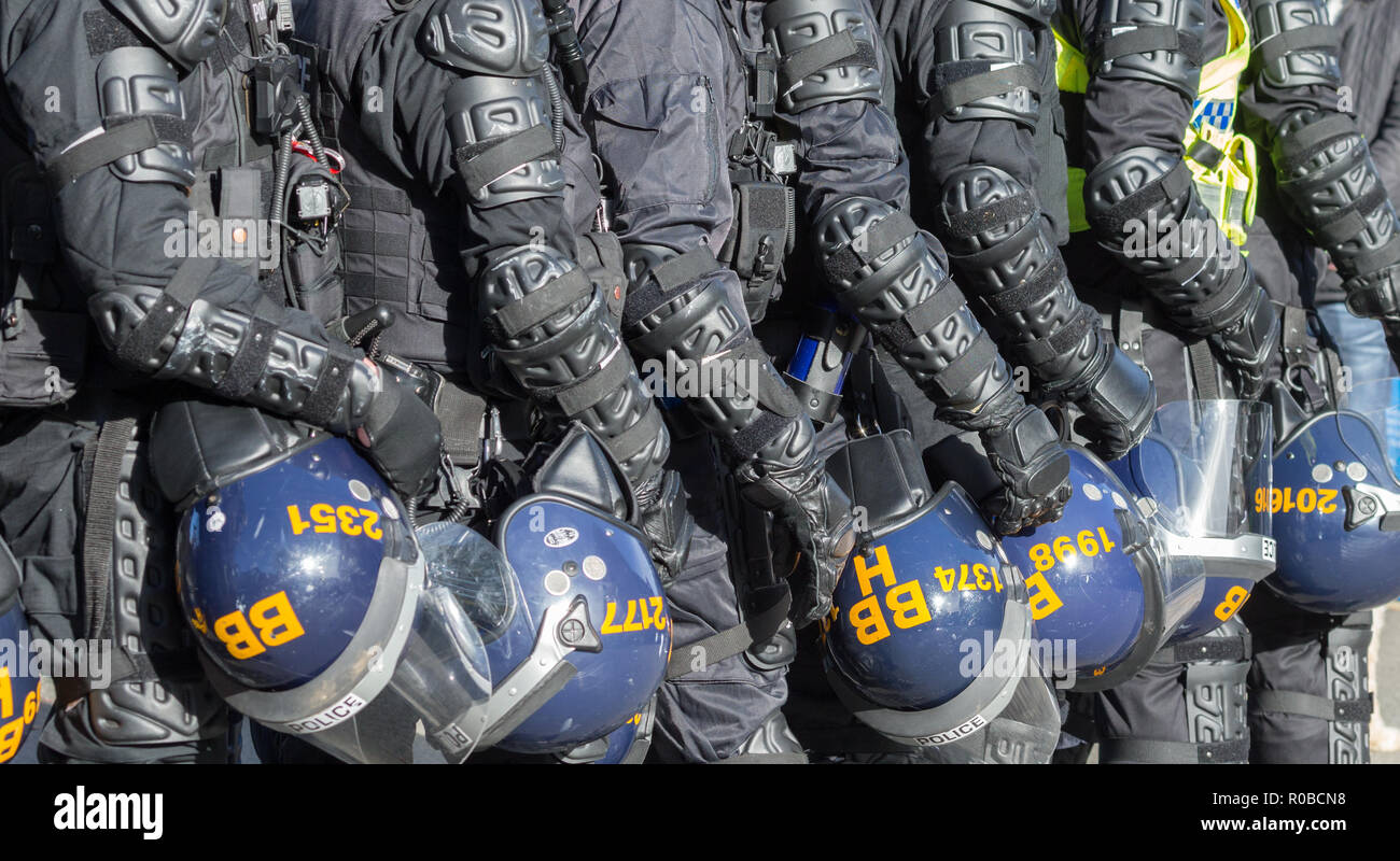 Eine Demonstration der Bereitschaftspolizei Taktiken zu einem Tag der offenen  Tür der Polizei Stockfotografie - Alamy