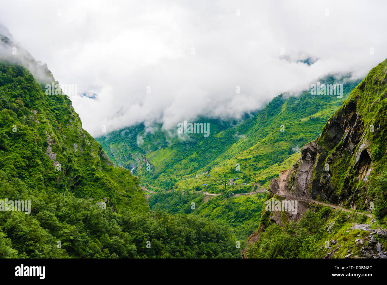 Blick in die Natur im Annapurna Conservation Area, einem Hotspot Ziel für Bergsteiger und Nepals größte Schutzgebiet. Stockfoto