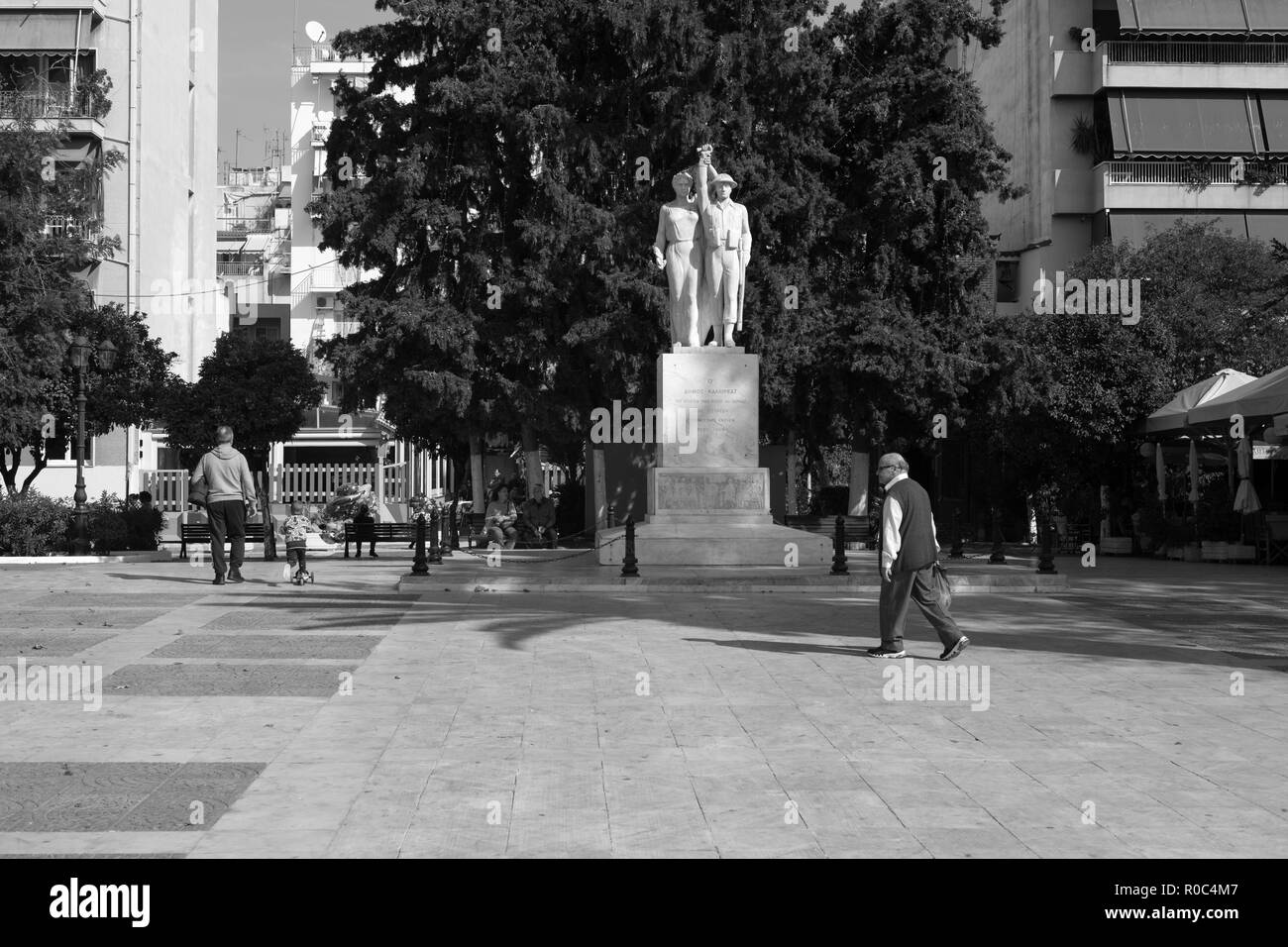 Blick auf den zentralen Platz in Kallithea Vorort von Athen, Griechenland. Stockfoto