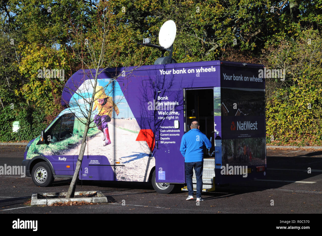 Der Natwest Bank Antwort auf die Schließung einiger seiner lokalen Niederlassungen in East Sussex. Dieses mobile Banking Service fordert, einmal pro Woche. Stockfoto