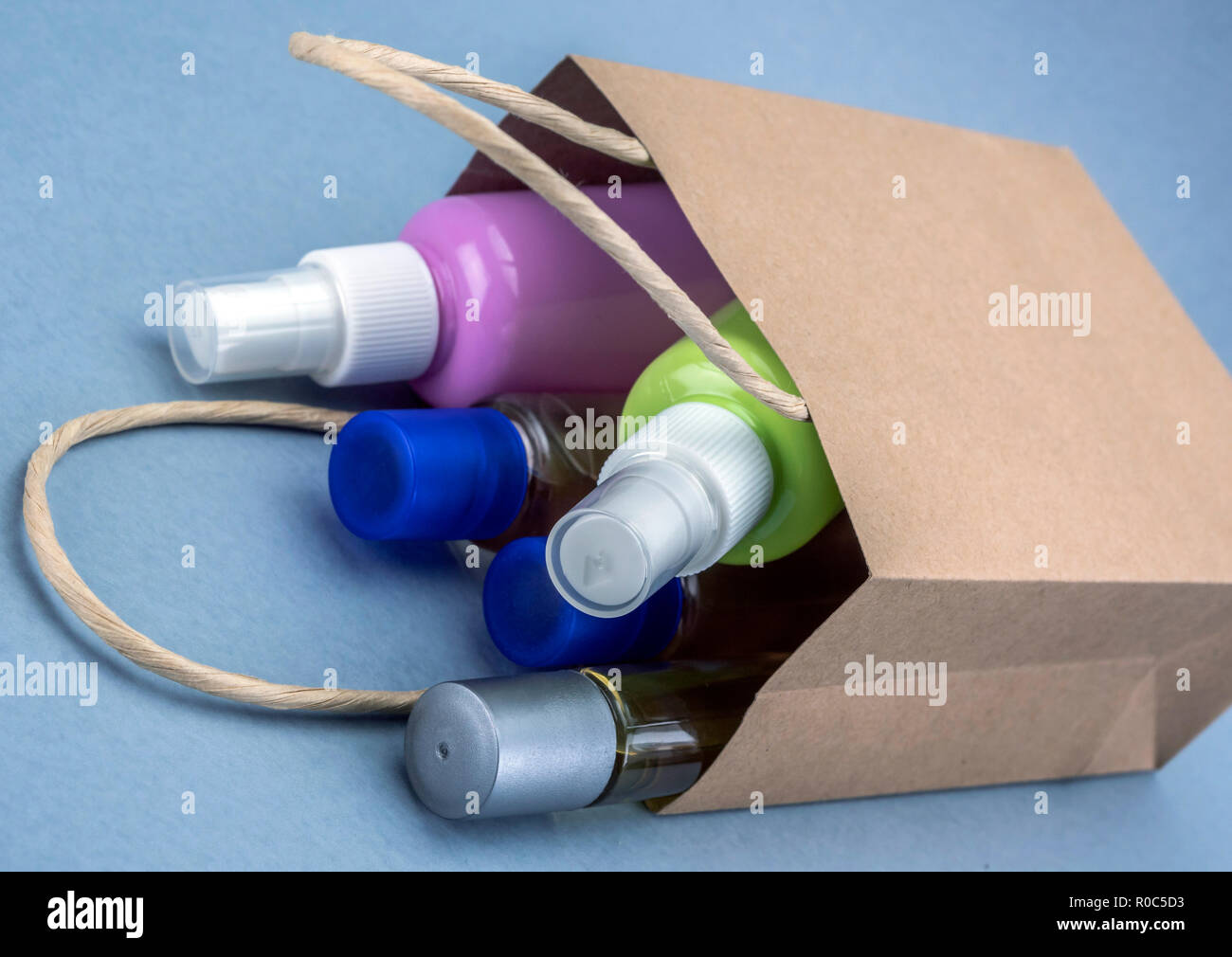 Beutel mit einige Arzneimittel und Beauty Kosmetik, Consumer Konzept Stockfoto