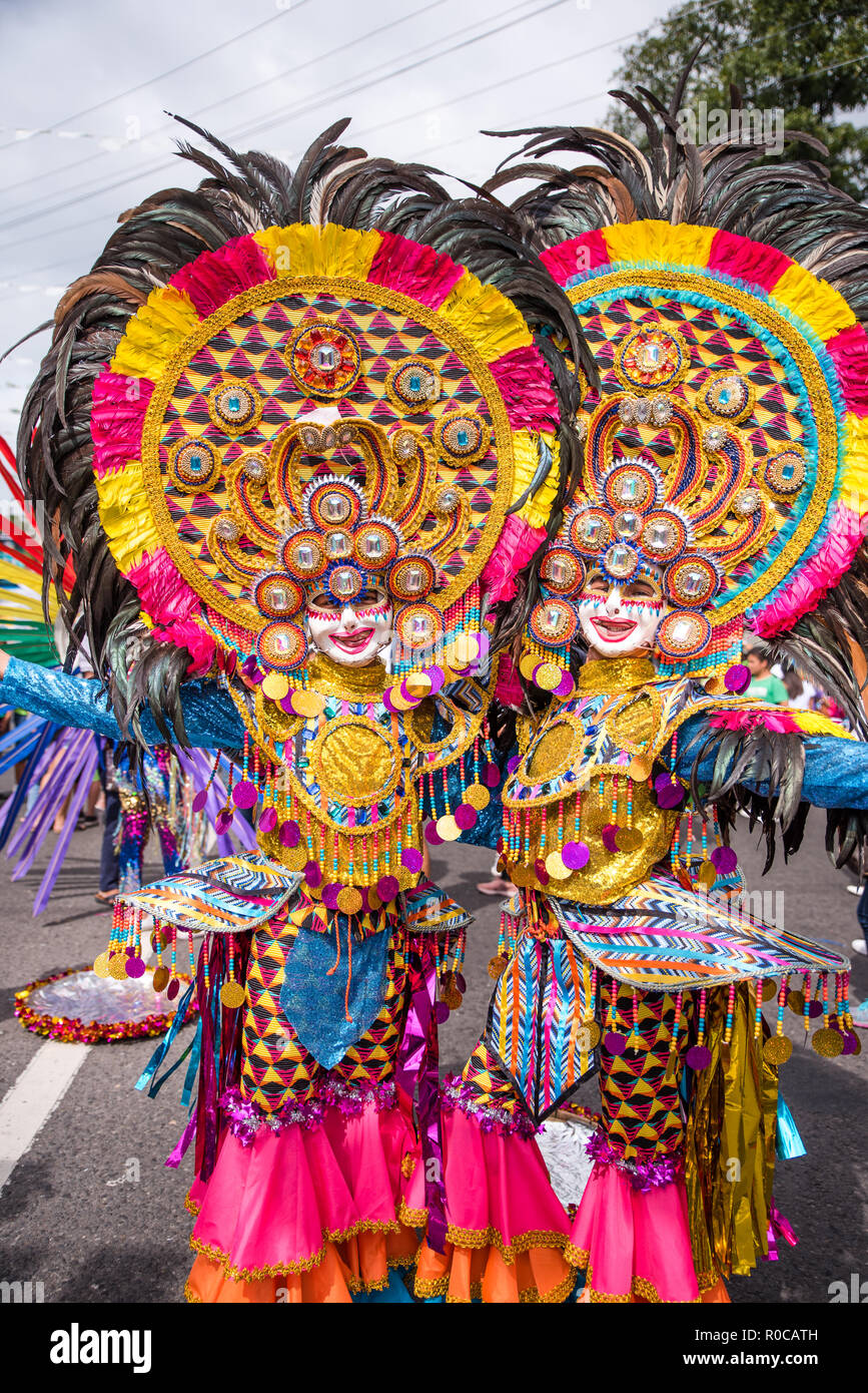 Parade der bunten lächelnde Maske 2018 Masskara Festival, Bacolod City, Philippinen. Stockfoto