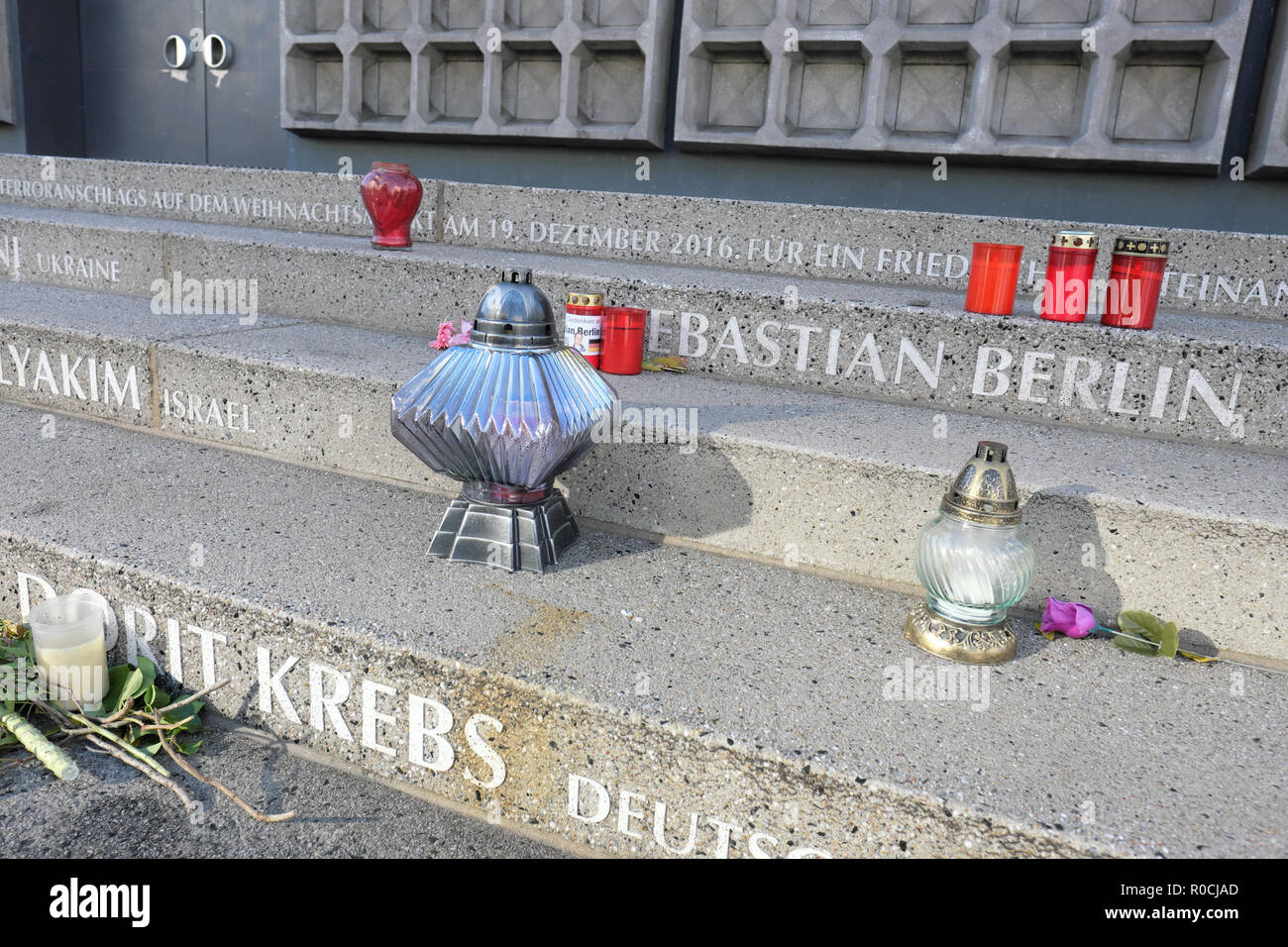 Berlin Deutschland - Gedenkstätte für die Opfer des Terrorangriffs auf 19. Dezember 2016 auf einem Weihnachtsmarkt außerhalb der Kaiser-Wilhelm-Gedächtniskirche Stockfoto