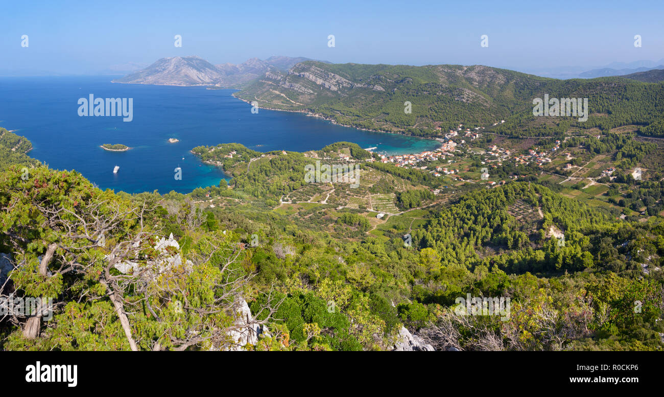 Kroatien - Die Landschaft und die Küste der Halbinsel Peliesac in der Nähe von Zuliana von Sveti Ivan Peak. Stockfoto