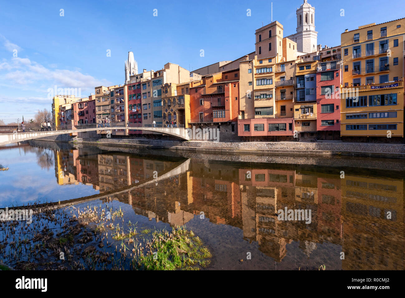 Rio Onyar Ciudad Vieja, der Altstadt mit den bunten Häusern, Girona, Katalonien, Spanien Stockfoto