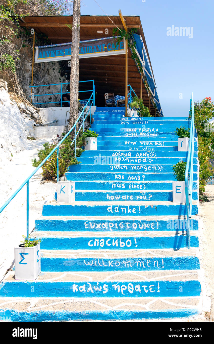 Schritte zum Alikes Taverna, Agia Galini, Rethimnon, Kreta (Kriti), Griechenland Stockfoto