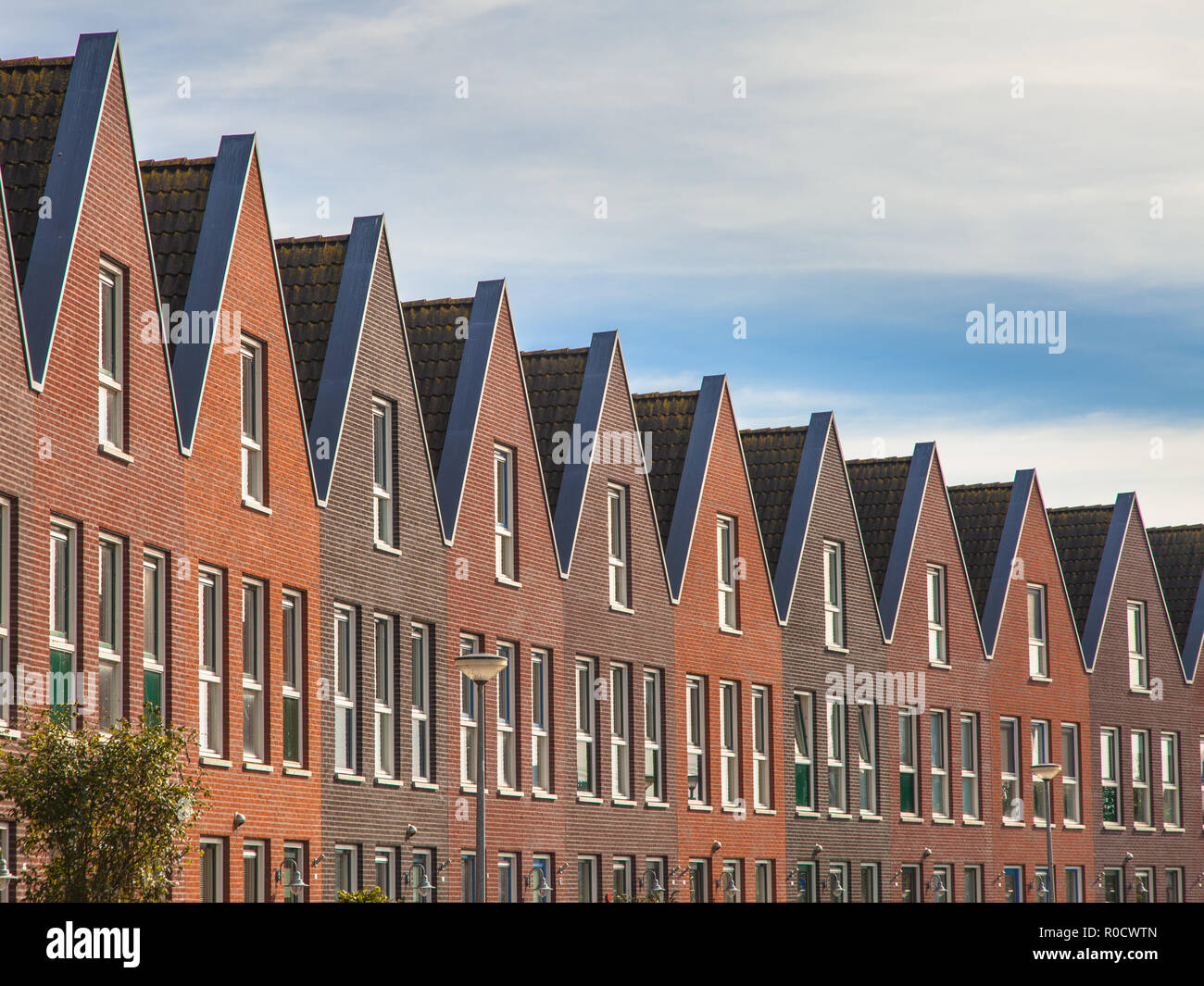 Obere Fassade des modernen Reihenhaus Immobilien Stockfoto