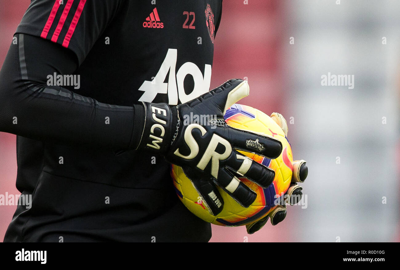 Bournemouth, UK. 03 Nov, 2018. Der torwart Handschuhe von Torwart Sergio Romero von Manchester United in der Premier League Match zwischen London und Manchester United am Goldsands Stadion, Bournemouth, England am 3. November 2018. Foto von Andy Rowland. (Foto darf nur für Zeitung und/oder Zeitschrift redaktionelle Zwecke. www.football-dataco.com) Credit: Andrew Rowland/Alamy leben Nachrichten Stockfoto