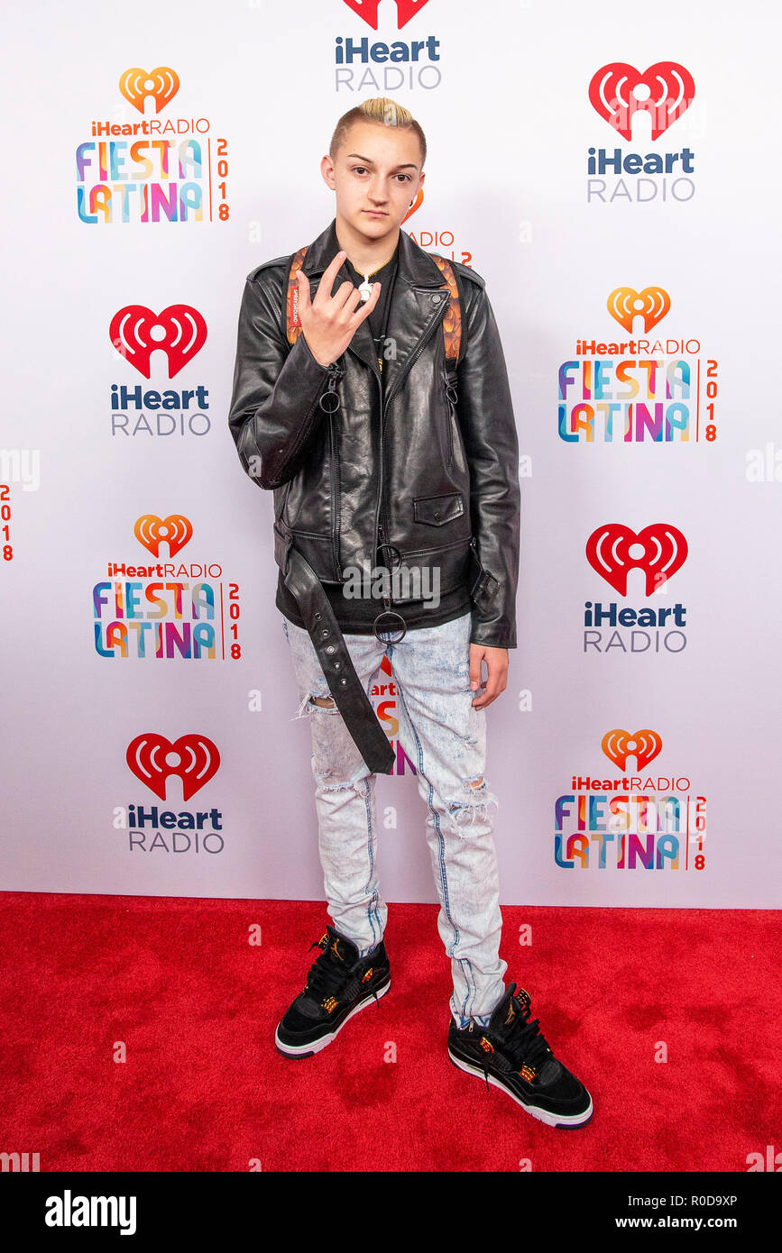 Miami, USA. 03 Nov, 2018. Rucksack Kid geht den roten Teppich 2018 iHeartRadio Fiesta Latina in der American Airlines Arena in Miami am Samstag, den 3. November 2018 Credit: Das Foto Access/Alamy leben Nachrichten Stockfoto