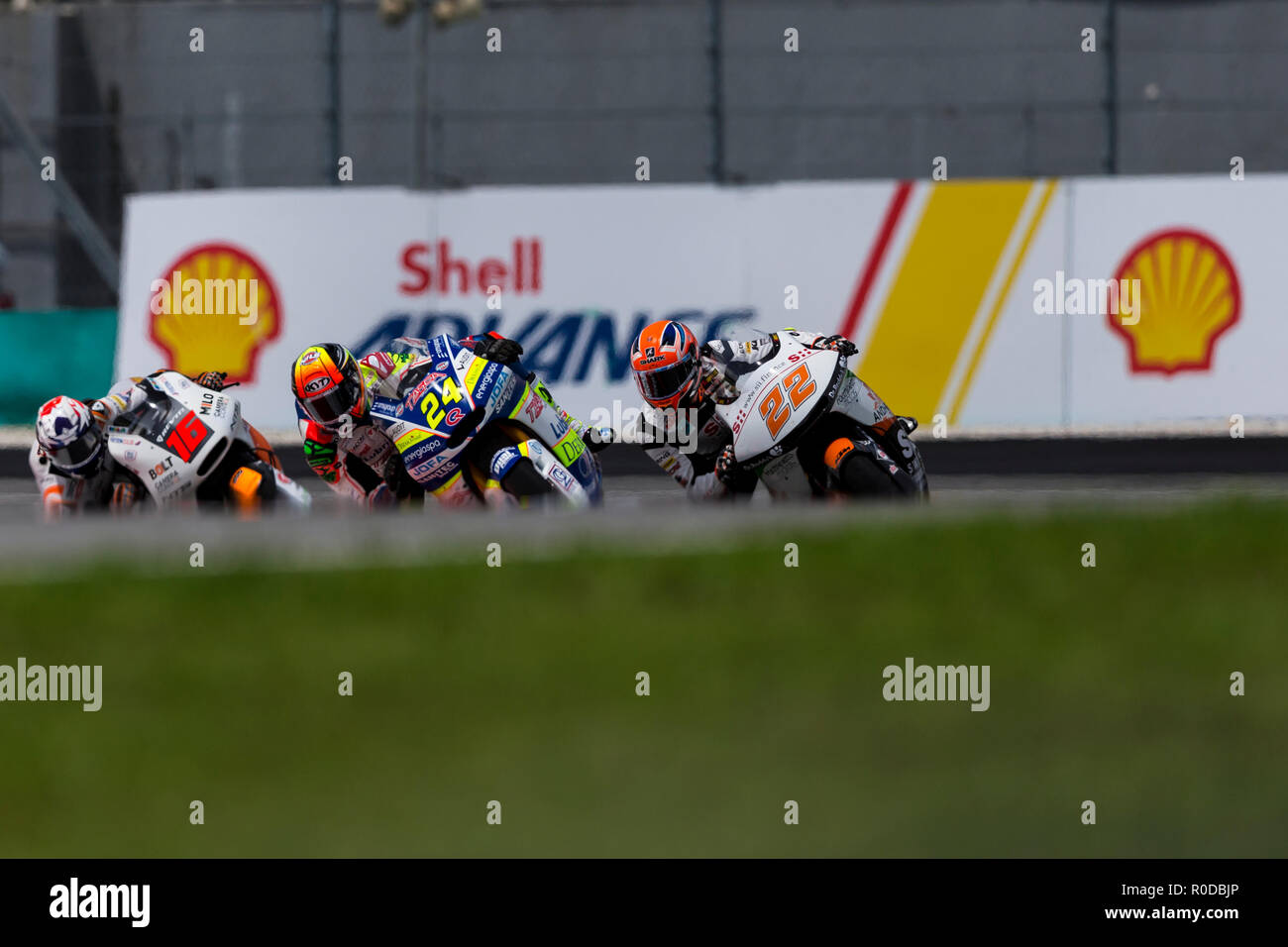 Sepang International Circuit, Sepang, Malaysia. 4 Nov, 2018. MotoGP von Malaysia, Race Day; Sam Lowes, Simone Corsi, Joe Roberts während der Moto2-Rennen der Credit: Aktion plus Sport/Alamy leben Nachrichten Stockfoto