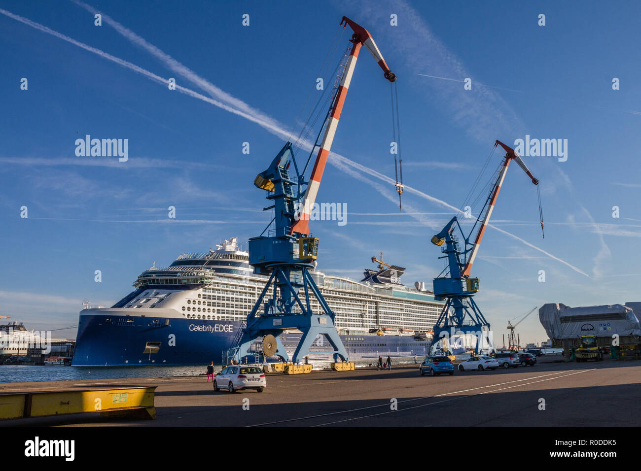 Le paquebot Berühmtheit Kante, un-gigantesque navire de 300 mètres de Lange et 39 m de Große construit par les Chantiers de l'Atlantique​, devrait Drückeberger Stockfoto