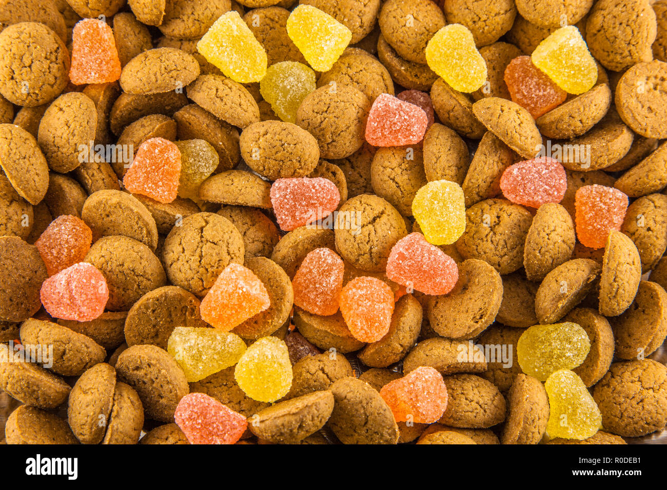 Sinterklaas Hintergrund mit pepernoten und Süßigkeiten für die niederländische sinterklaasfeest holiday Event am 5. Dezember Stockfoto