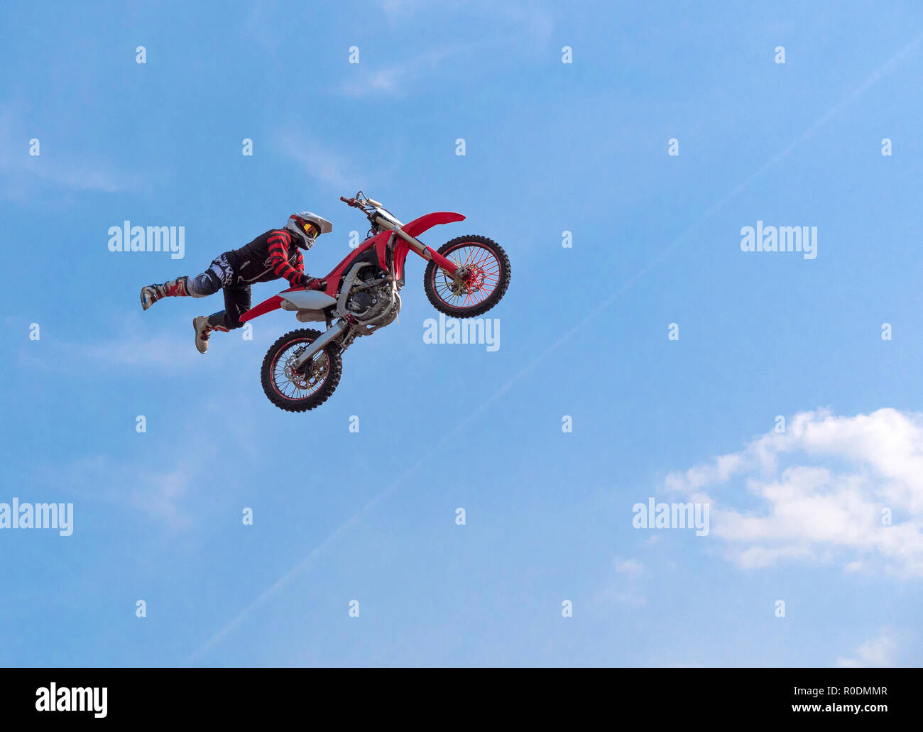 Moskau - 4. JUNI: Motorradfahrer bei der Europameisterschaft im Motocross in Russland am 4. Juni 2018 in Moskau, Russland. Stockfoto