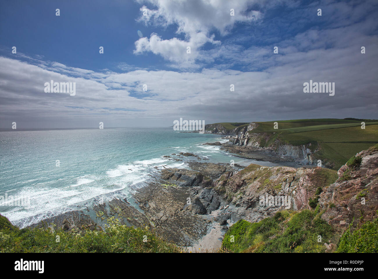 Der Blick auf die Bucht von Start der Südwestküste Pfad, Devon, England. Stockfoto