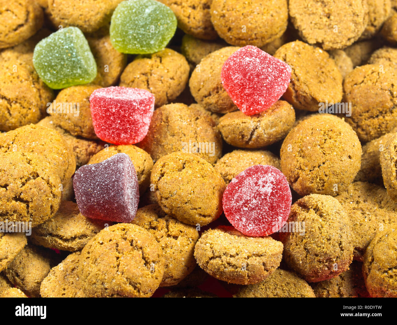 Hintergrund Der Pepernoten, typisch holländischen Leckerbissen für Sinterklaas im Dezember Stockfoto