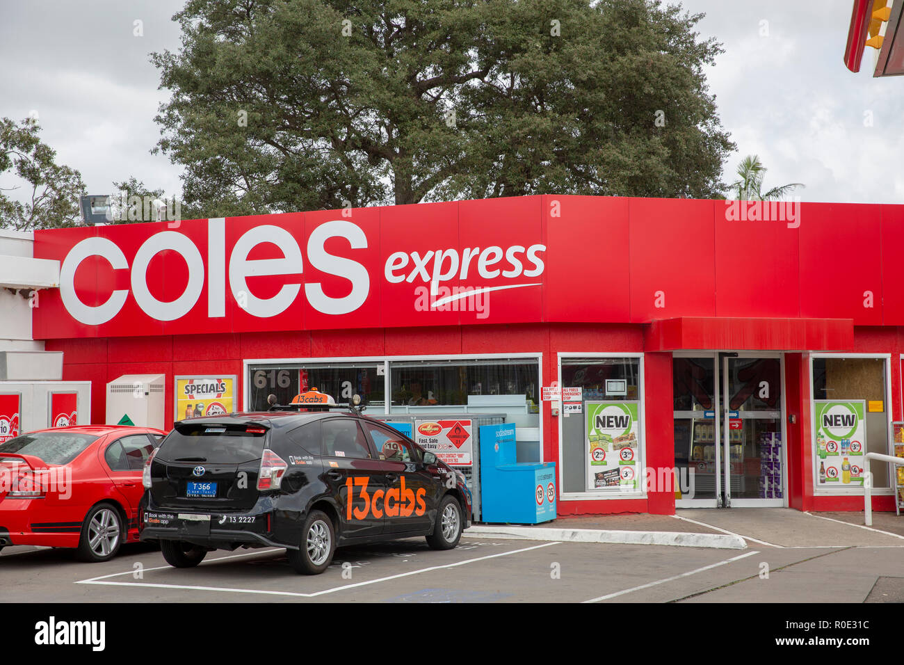 Shell und Coles Express betriebenen Tankstelle in Sydney, Australien Stockfoto