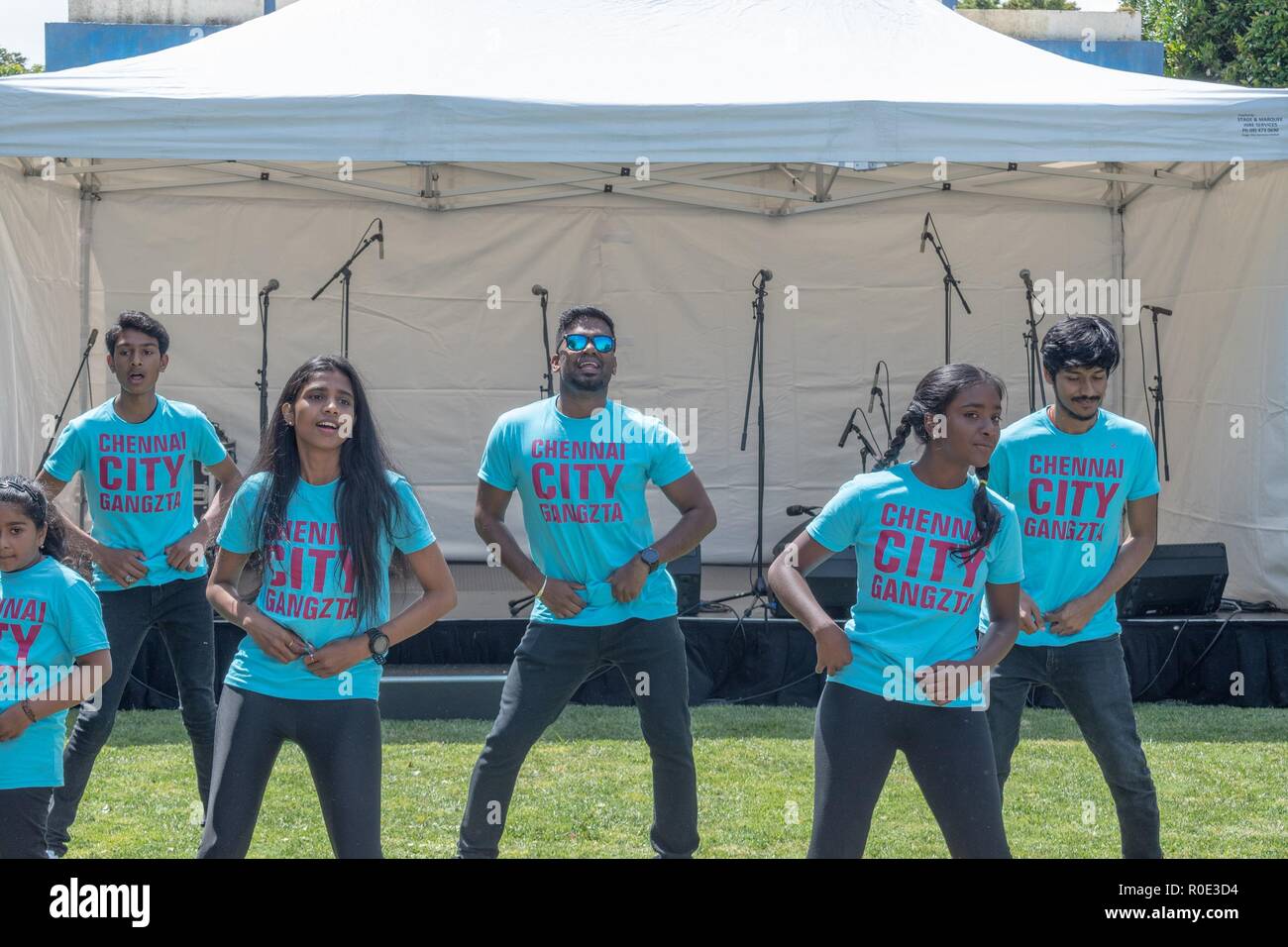 Auckland Neuseeland 27. Oktober 2018 - Junge indische Tänzer, ihre Routine zu tun im Sandringham Street Festival Stockfoto