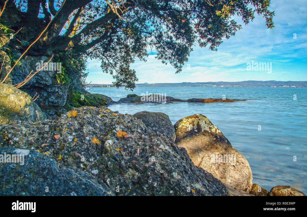 Blick auf den Bolsena See in Latium, Italien Stockfoto Blick auf den Bolsena See in Latium, Italien Stockfoto