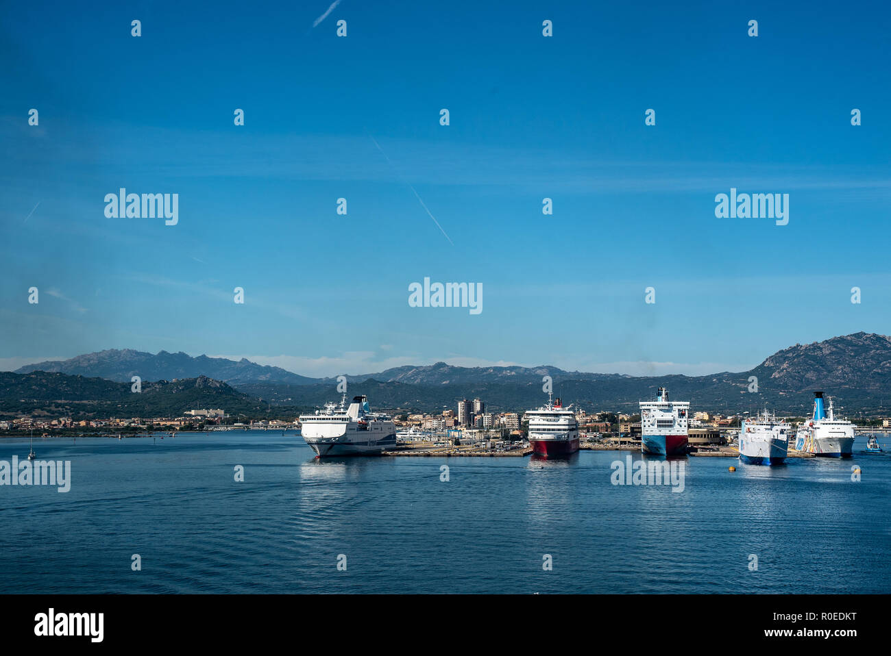 OLBIA, ITALIEN Fähre Sky Island Harbour Stockfoto