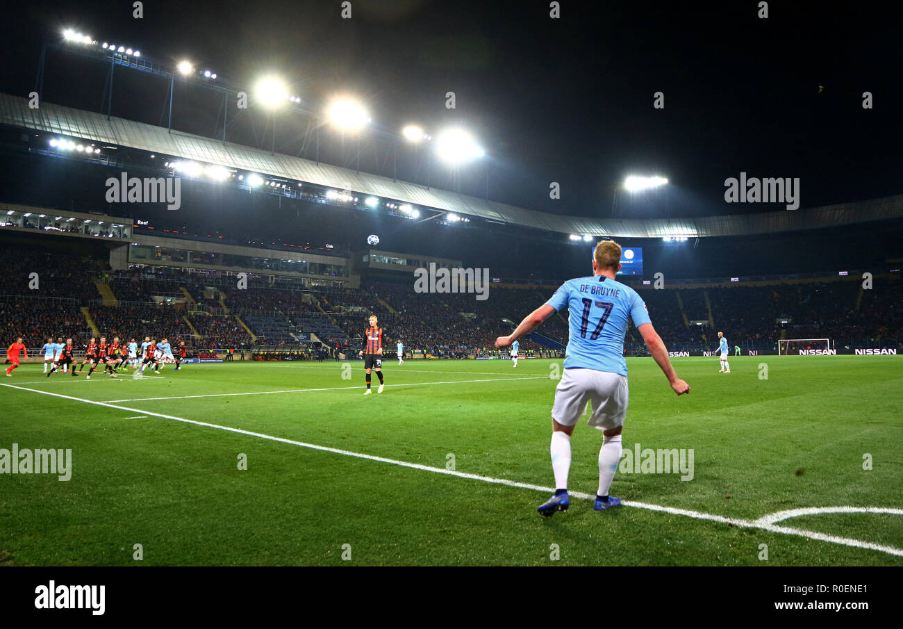 Charkow, Ukraine - Oktober 23, 2018: Kevin De Bruyne von Manchester City führt einen Eckball während der UEFA Champions League Spiel gegen Shakhtar Stockfoto