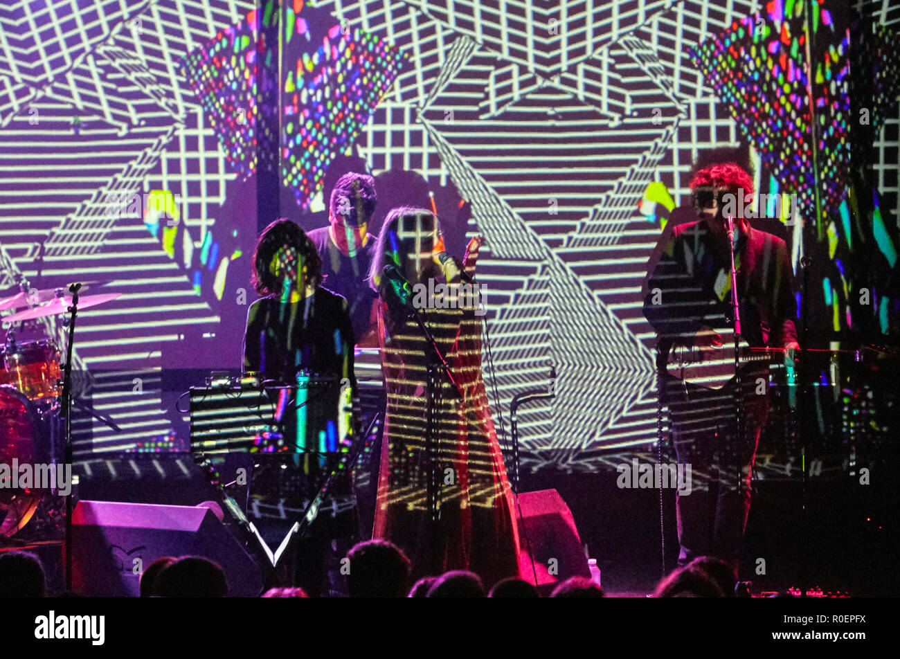 Liverpool, Großbritannien. November 3, 2018 - Kult elektronische Pioniere Ladytron live zum ersten Mal in 7 Jahren bei O2 Academy Liverpool Credit: Andy von Pip/ZUMA Draht/Alamy leben Nachrichten Stockfoto