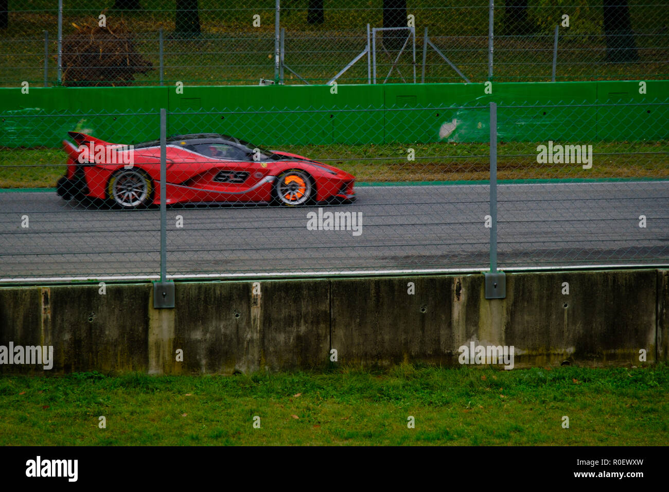 Monza, Italien. 4. Nov 2018. Ferrari World Championship 2018, Finale: FXX Monza Eni Stromkreis Credit: Italienische Landschaften/Alamy leben Nachrichten Stockfoto