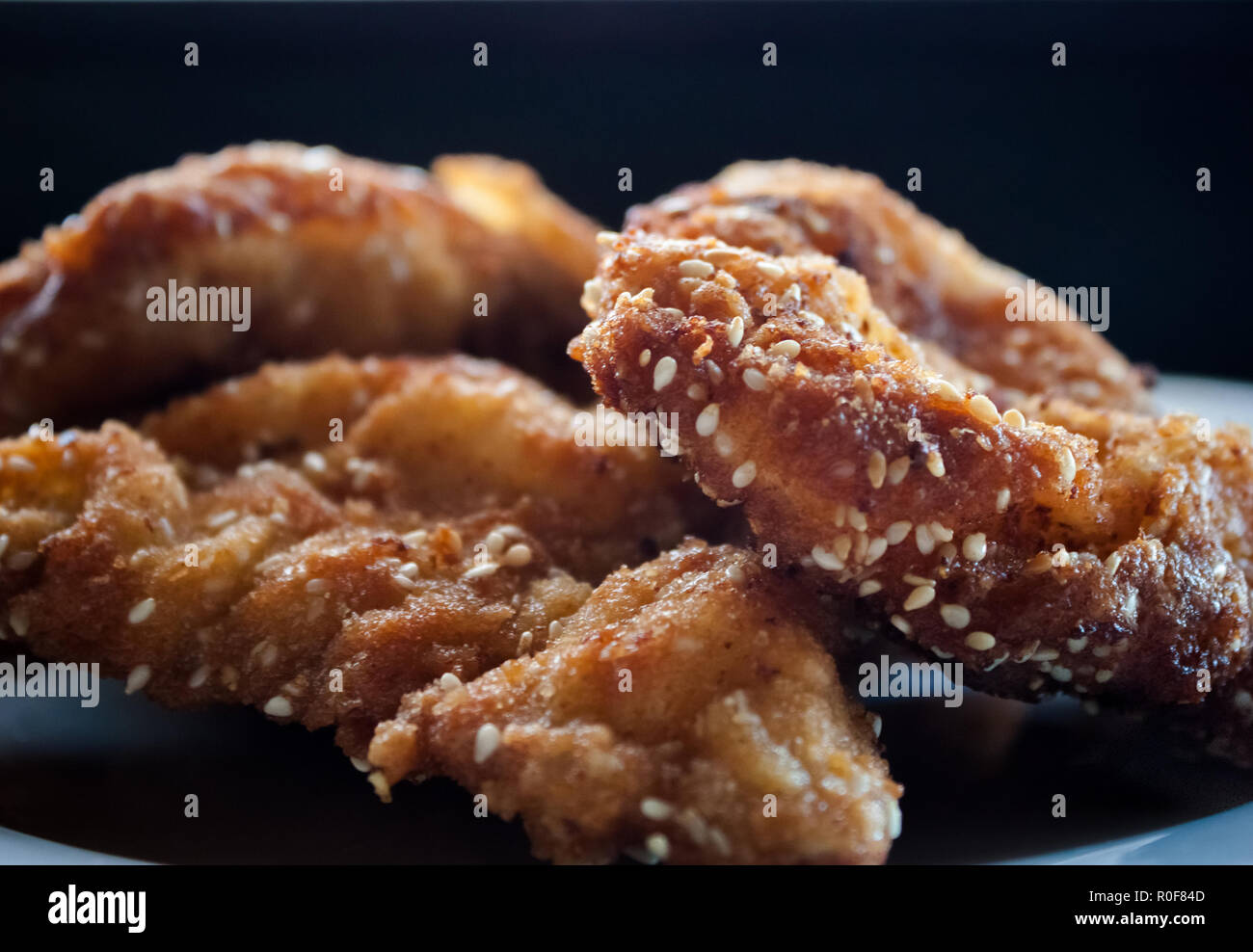 Nahaufnahme von knusprig panierte Fried Chicken Filets. Stockfoto