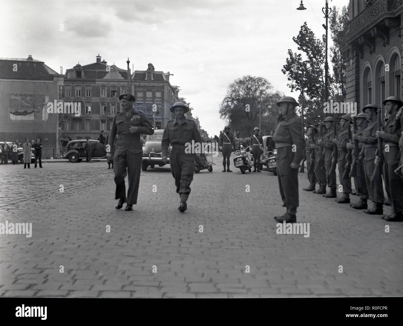 Befreiung der Stadt Apeldoorn Niederlande 17. April 1945 - Befreiung der Stadt Apeldoorn, Niederlande, 17. April 1945 - Allgemein/Fieldmarshal Montgomery Stockfoto