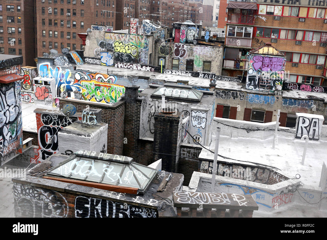 Manhattan Dächer Blick von der Manhattan Bridge in New York City, NY Stockfoto