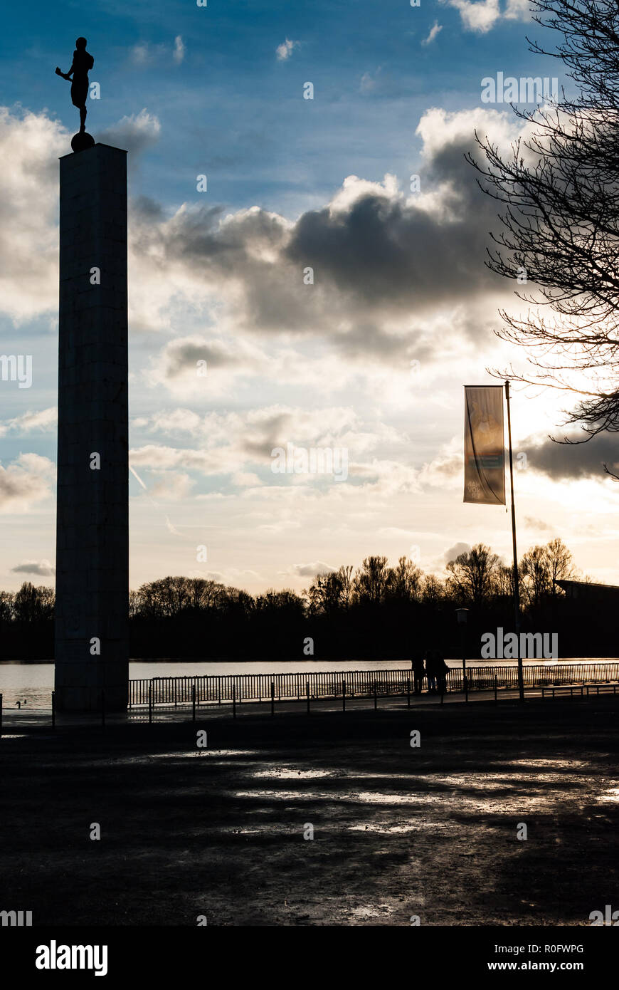 Eine Statue in Hannover am Maschsee in Deutschland Stockfoto