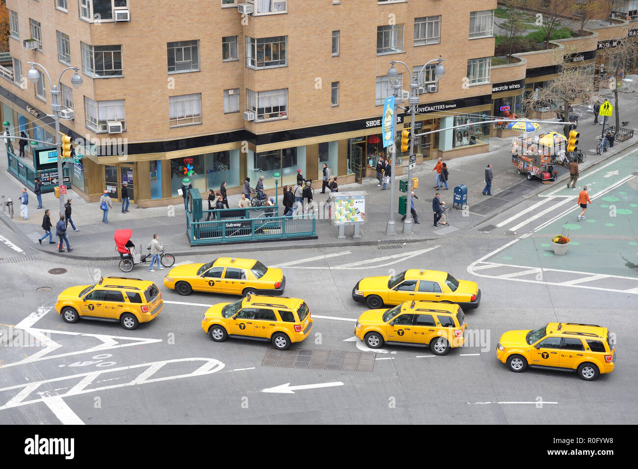 New York, USA - November 10,1012; Kreuzung am Columbus Kreislauf und 59 St mit Yellow Cabs von BIRDVIEW gesehen Stockfoto