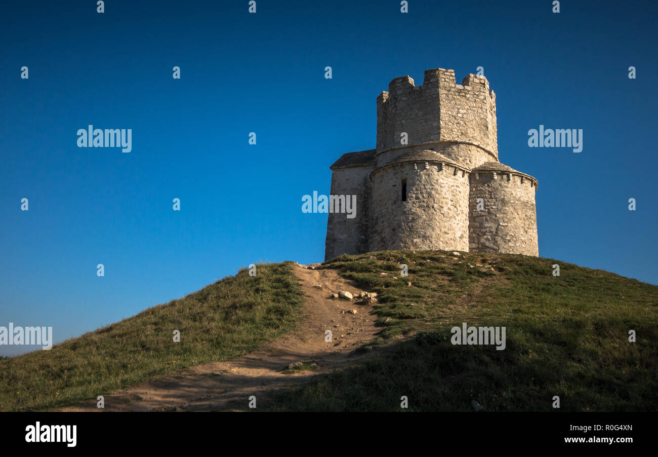 Alte mittelalterliche Kirche St. Nikolaus Sveti Nikola aus dem 12. Jahrhundert in der Nähe von Nin, Dalmatien, Kroatien Stockfoto
