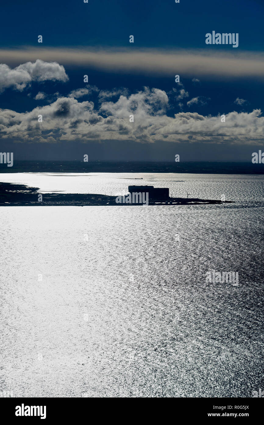 Heysham Power Station silhouetted, Morecambe Bay, North West England, Großbritannien Stockfoto