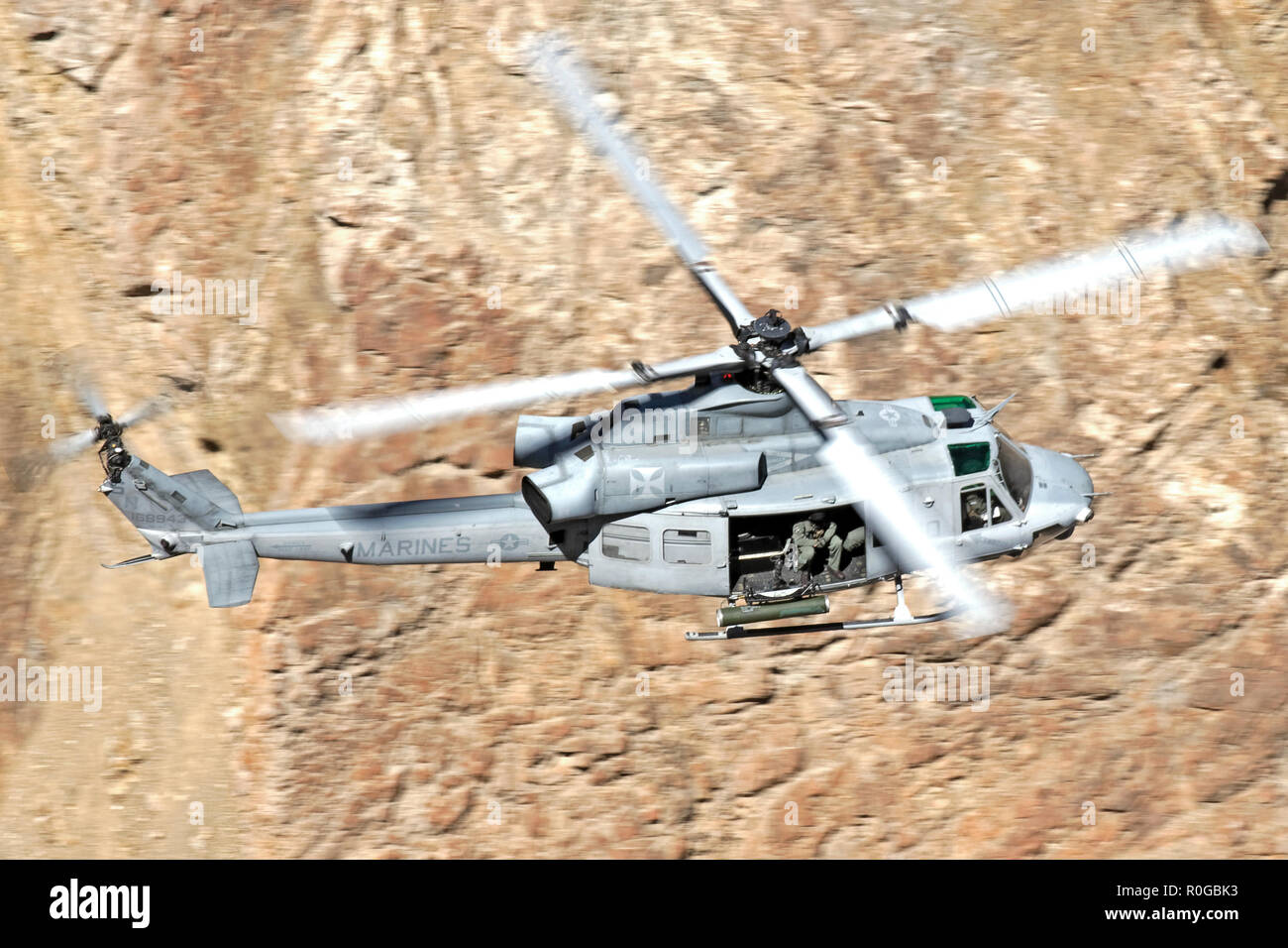 Bell UH-1Y Venom von uns geflogen. Marines helicopter squadron Gunfighters HMLA-369'' durch Star Wars Canyon im Jahr 2018 fliegen Stockfoto