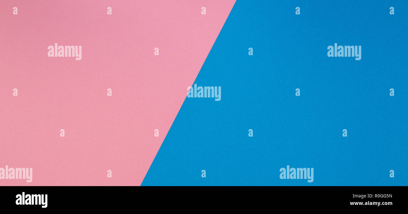 Blau und Rosa zweifarbig diagonal geteilt Farbe Papier Hintergrund Stockfoto