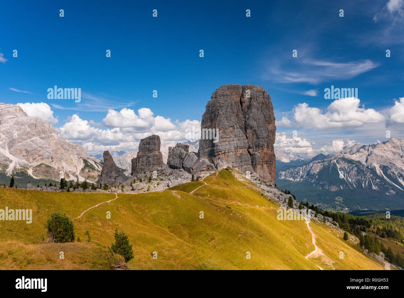 Summer View Cinque Torri, Dolomiti Alpen, Italien, Alto Adige, Südtirol Stockfoto