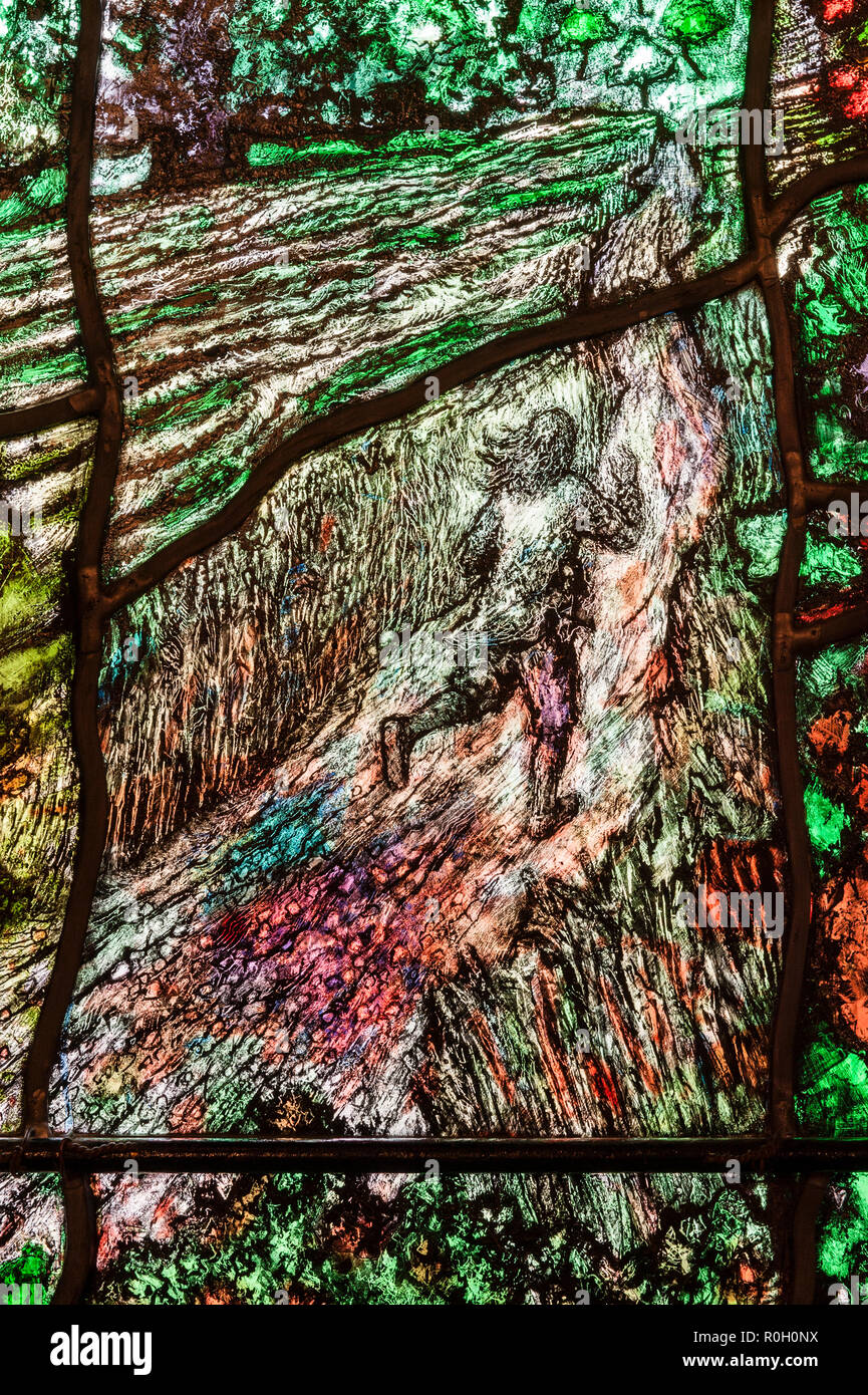 Hereford Cathedral, UK. Detail der modernen Kirchenfenster von Tom Denny (2007), im Gedenken an die lokalen 17c Dichter und Mystiker Thomas Traherne Stockfoto