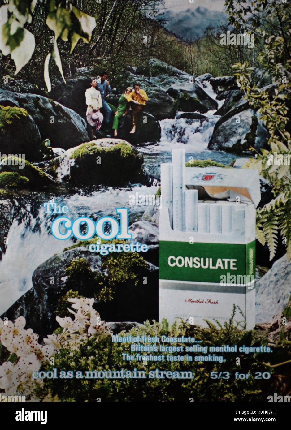 Allgemeine Ansicht eines alten Konsulat Zigaretten Werbung auf der Rückseite einer Zeitschrift, UK. Stockfoto