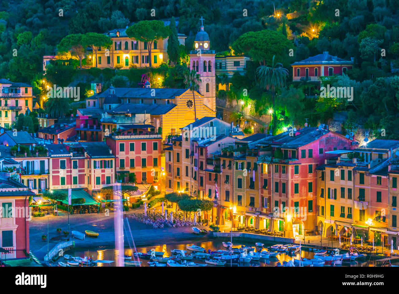 Malerisches Fischerdorf und Ferienort Portofino, in der Metropole Genua an der italienischen Riviera in Ligurien, Italien Stockfoto