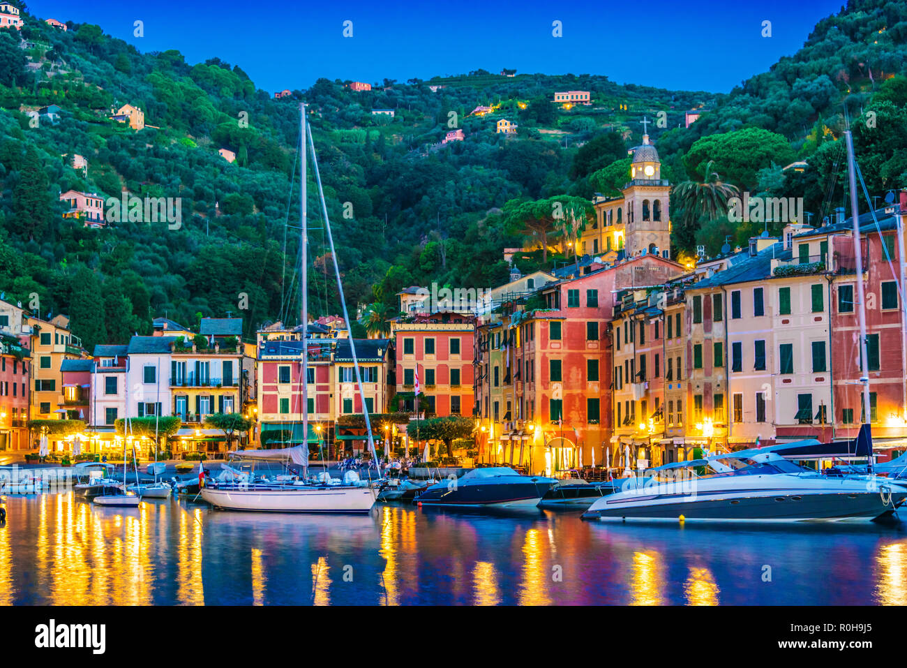 Malerisches Fischerdorf und Ferienort Portofino, in der Metropole Genua an der italienischen Riviera in Ligurien, Italien Stockfoto
