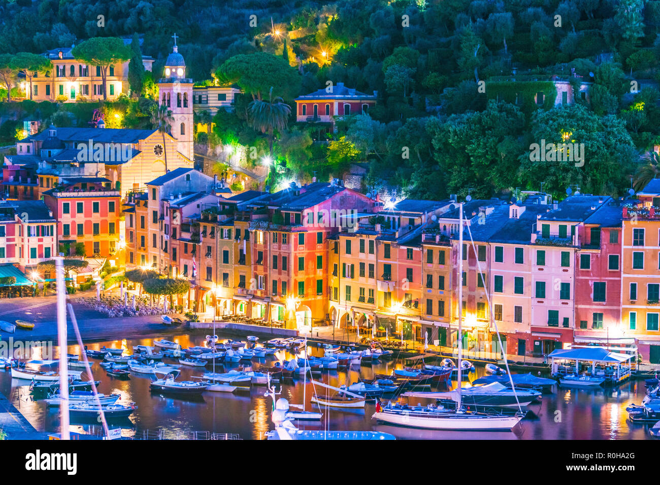 Malerisches Fischerdorf und Ferienort Portofino, in der Metropole Genua an der italienischen Riviera in Ligurien, Italien Stockfoto