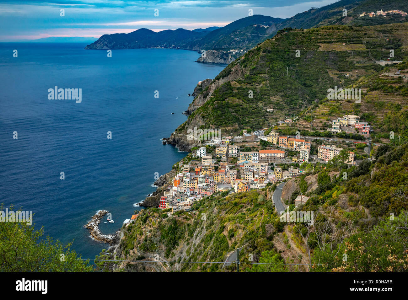 Cinque Terre: Riomaggiore Luftaufnahme Stockfoto