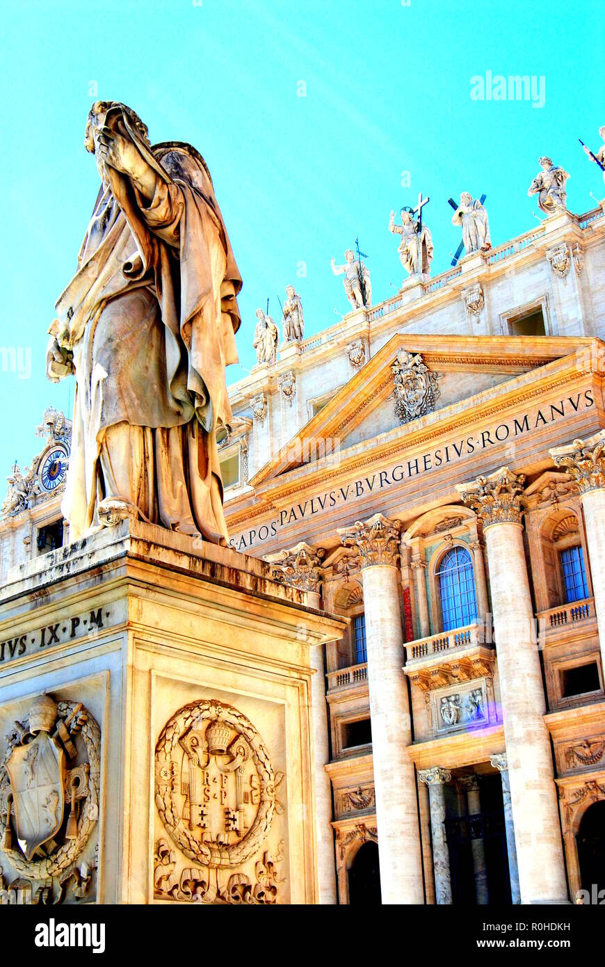 Skulpturen in der St. Peter Kathedrale, Vatikan, Rom, Italien. Engel Skulptur. Stockfoto