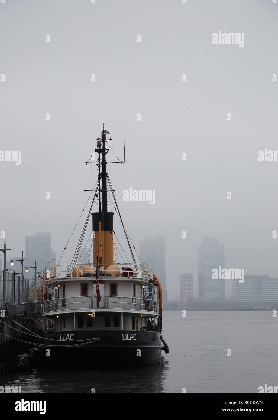 Lila ist Amerikas einzige überlebende Dampf betriebene Leuchtturm Ausschreibung. Es wurde im Jahre 1933 gebaut, im Jahr 1972 stillgelegt und ist heute ein Museum. Das Schiff Stockfoto