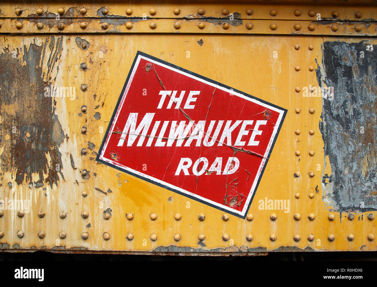 Die Milwaukee Road Logo auf einem Zug Auto. Der Chicago, Milwaukee, St. Paul und Pacific Railroad, oder einfach die Milwaukee Road (MILW) war eine Eisenbahn, die Stockfoto
